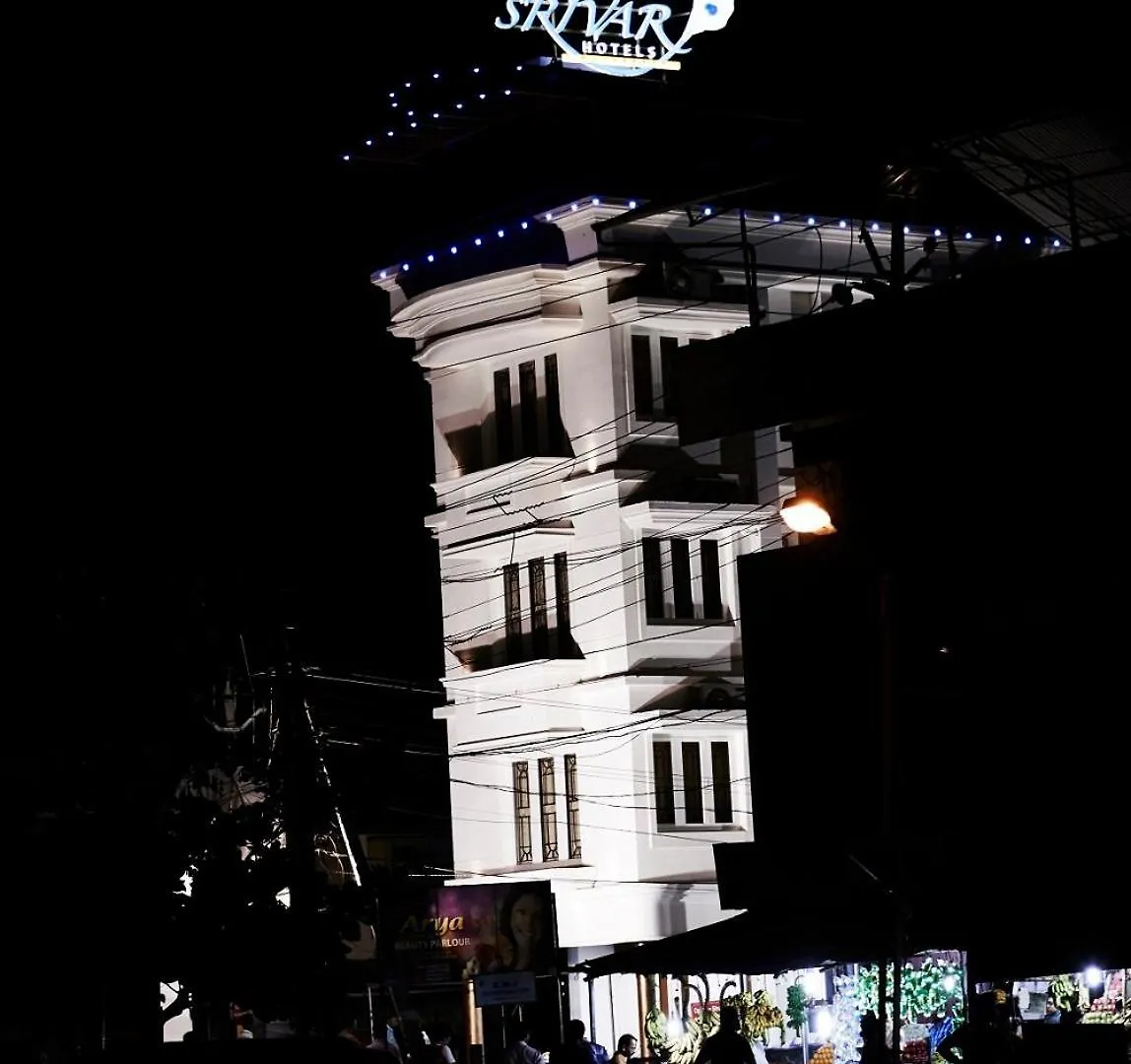 Srivar Hotels Гуруваюр